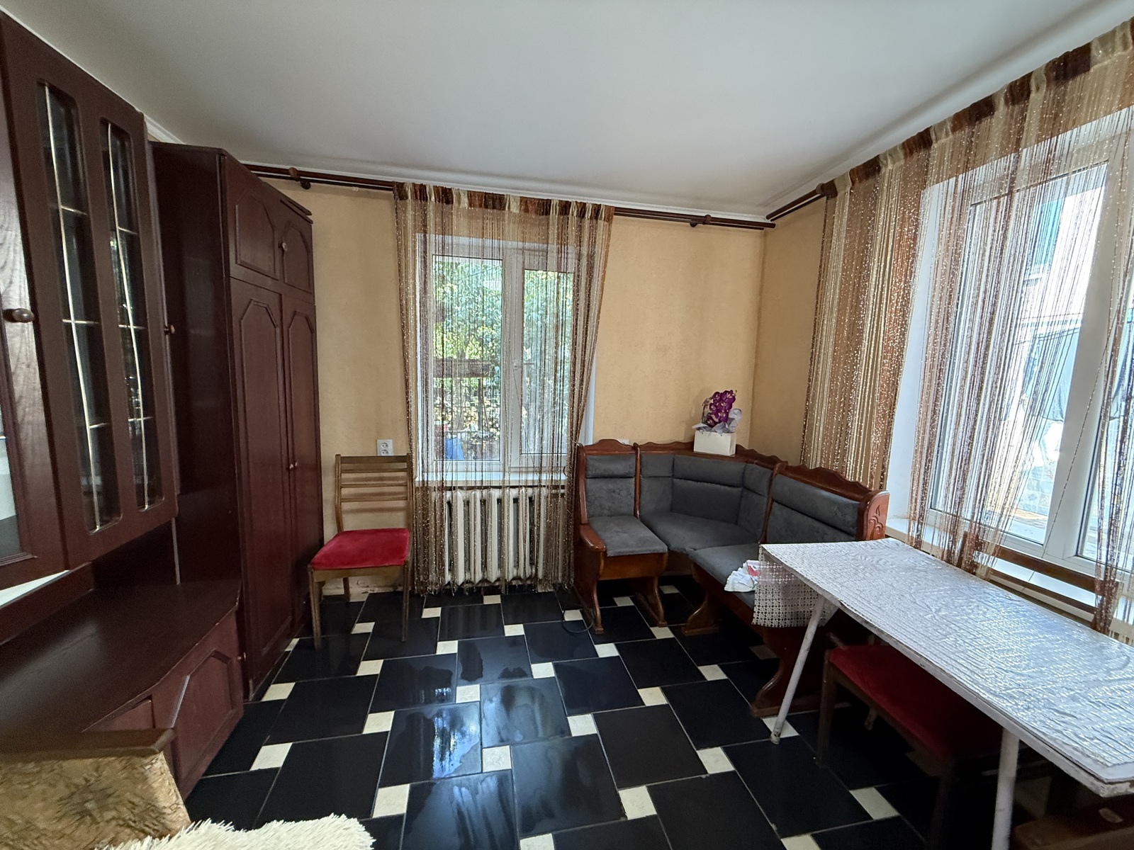 Времянка з ремонтом р-н педколеджу фото 1 Времянка з ремонтом р-н педколеджу фото 1