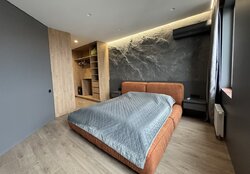  2   Premier Tower  18