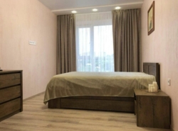 ������� 1-������� �������� � �� 'Golden House' ���� 5