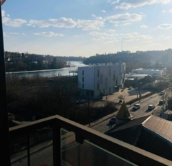 ������� 1-������� �������� � �� 'Golden House' ���� 6