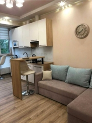 ������� 1-������� �������� � �� 'Golden House' ���� 2