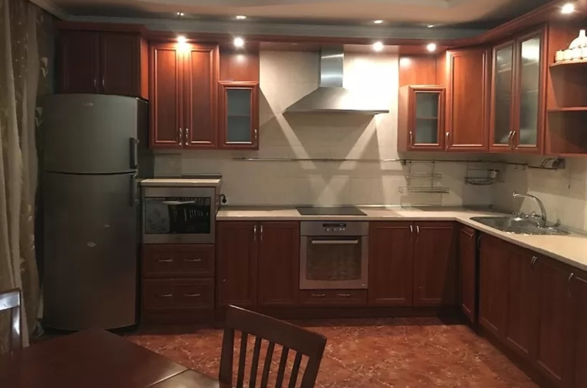 Аренда 4-х комнатной квартиры на ул. Драгоманова фото 1 Аренда 4-х комнатной квартиры на ул. Драгоманова фото 1