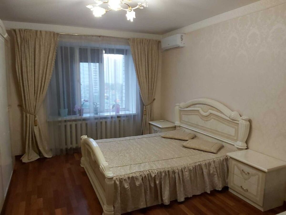 Сдаётся в долгосрочную аренду 3 к. квартира по улице Ахматовой 33 (Дарницкий район) фото 1 Сдаётся в долгосрочную аренду 3 к. квартира по улице Ахматовой 33 (Дарницкий район) фото 1
