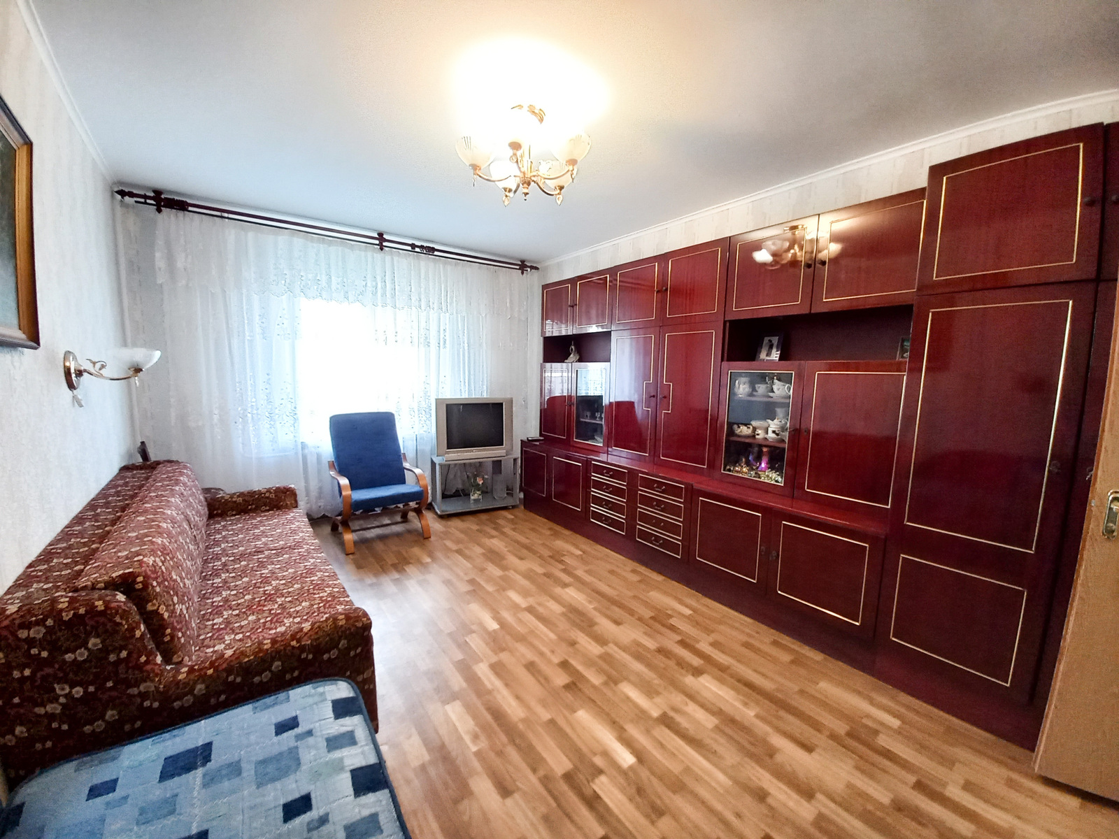 Здам 1-но кімн. простору квартиру Лісовий масив, метро Чернігівська, метро Лісова, вул. Мілютенка 17В, Ремонт, техніка фото 1 Здам 1-но кімн. простору квартиру Лісовий масив, метро Чернігівська, метро Лісова, вул. Мілютенка 17В, Ремонт, техніка фото 1