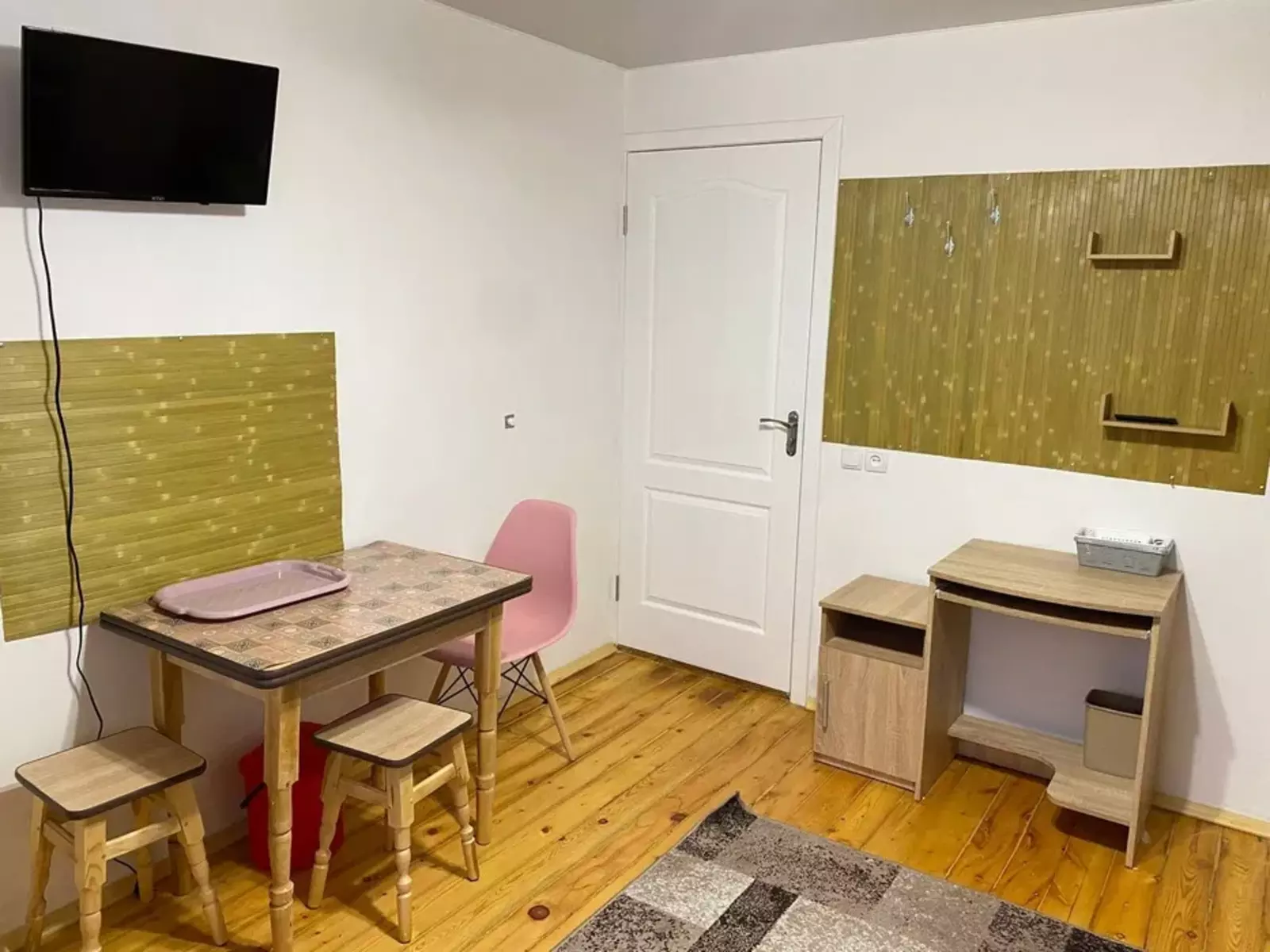 Сдам гостинку м.Научная ул.Космическа фото 1 Сдам гостинку м.Научная ул.Космическа фото 1