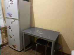 Здам 2-х кім. квартиру , в. Зенітного полку, біля «Велмарту»,фото відповідають дійсності, від власника, бойлер, меблі , велика вмістка шафа-купе, диван, велике ліжко,захист для дітей на вікнах, металопластикові вікна, ролети, холодильник, ламінат, квартир фото 5 Здам 2-х кім. квартиру , в. Зенітного полку, біля «Велмарту»,фото відповідають дійсності, від власника, бойлер, меблі , велика вмістка шафа-купе, диван, велике ліжко,захист для дітей на вікнах, металопластикові вікна, ролети, холодильник, ламінат, квартир фото 5