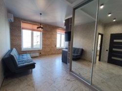  1-    Classic Hall /   5