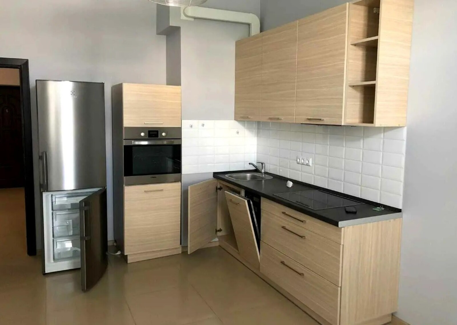 Відмінна двокімнатна квартира в ЖК 'Смарагдовий' фото 1 Відмінна двокімнатна квартира в ЖК 'Смарагдовий' фото 1