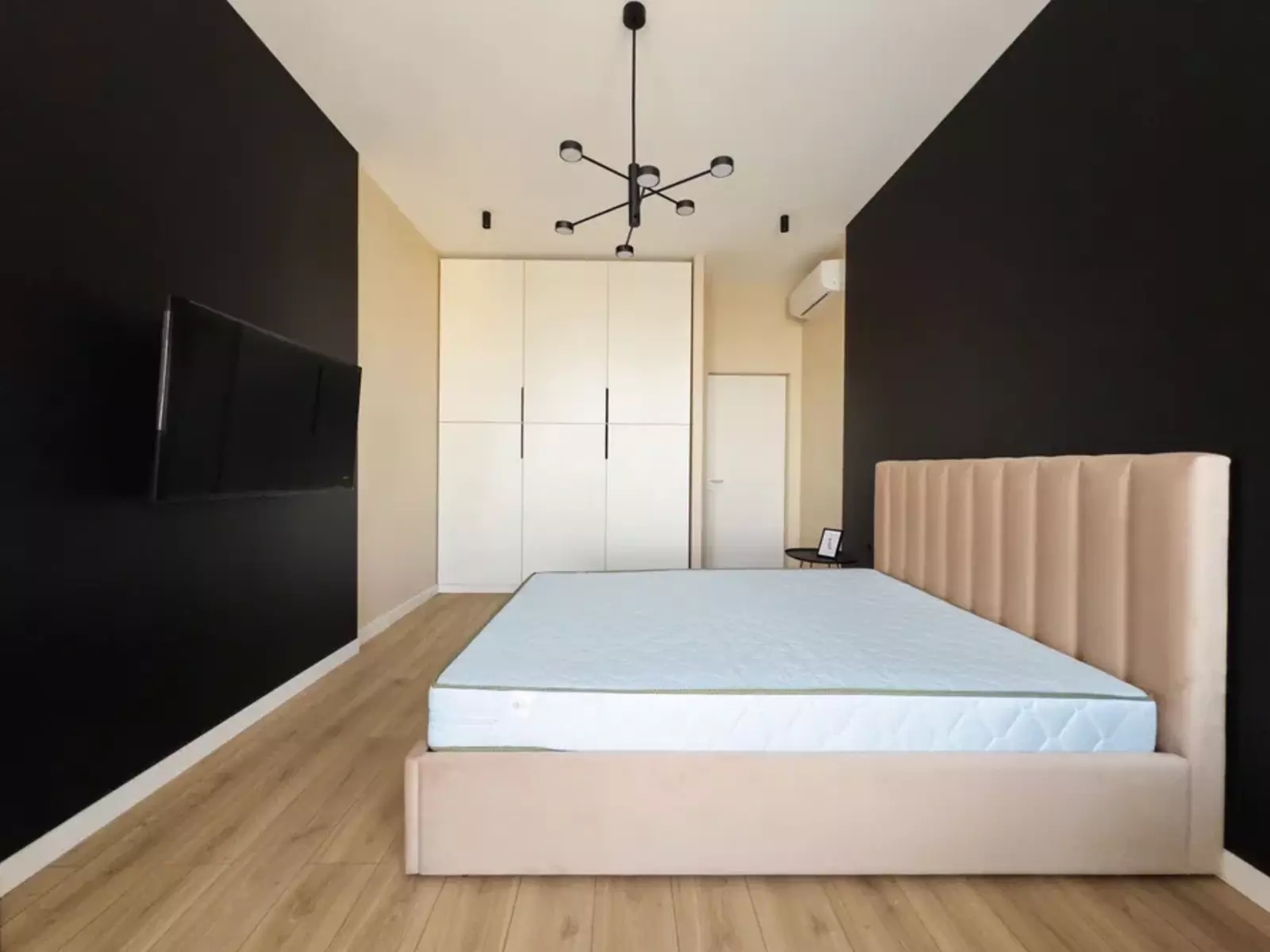  Chicago Central House , .  44     1