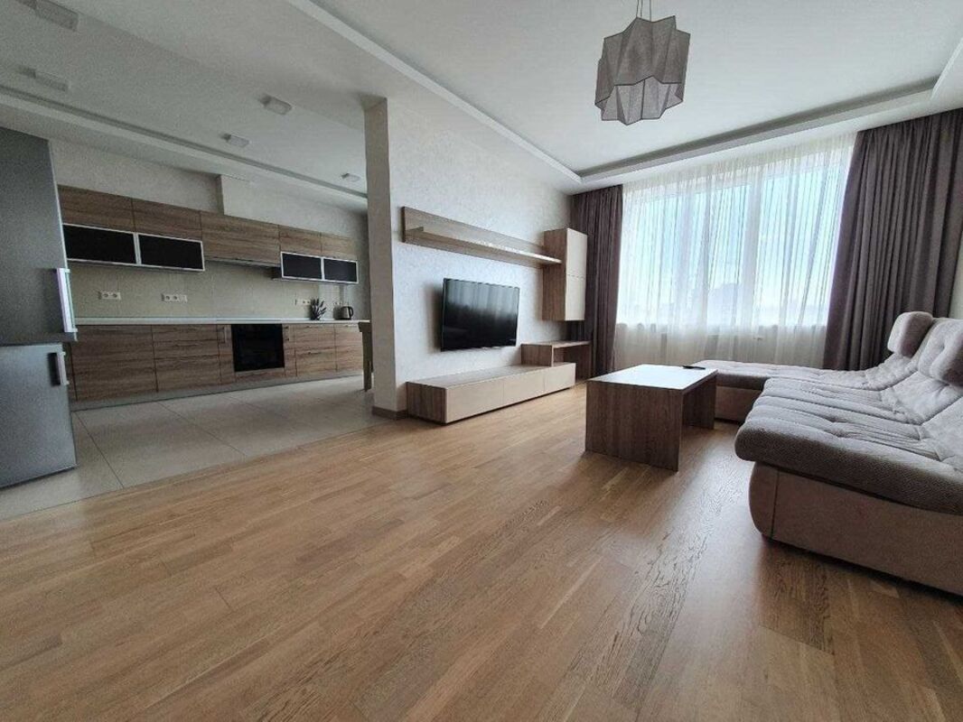  2 ,  Royal Tower  1