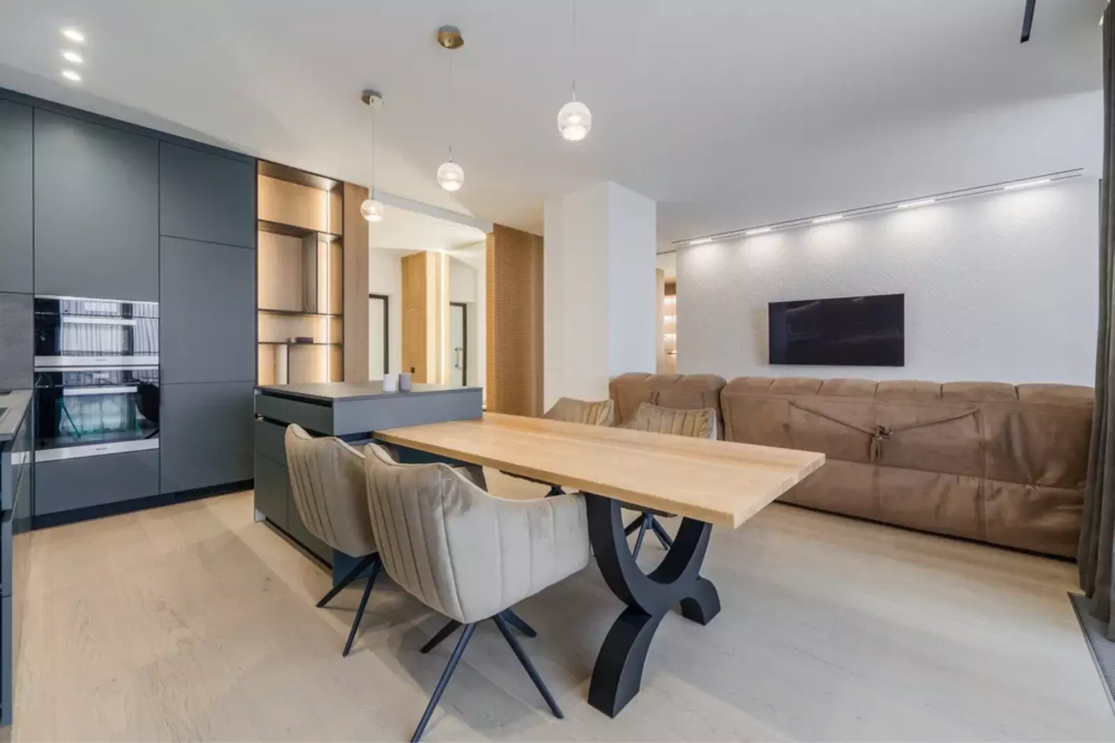  Taryan Towers  1