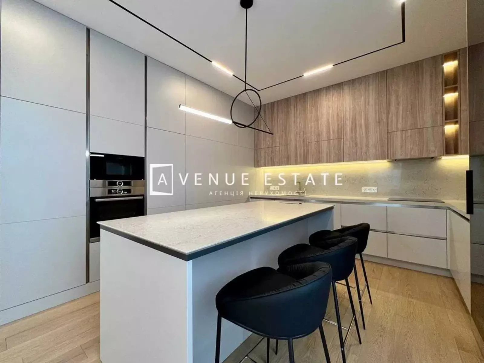 3 -   Park Avenue VIP,   , 180 2  1