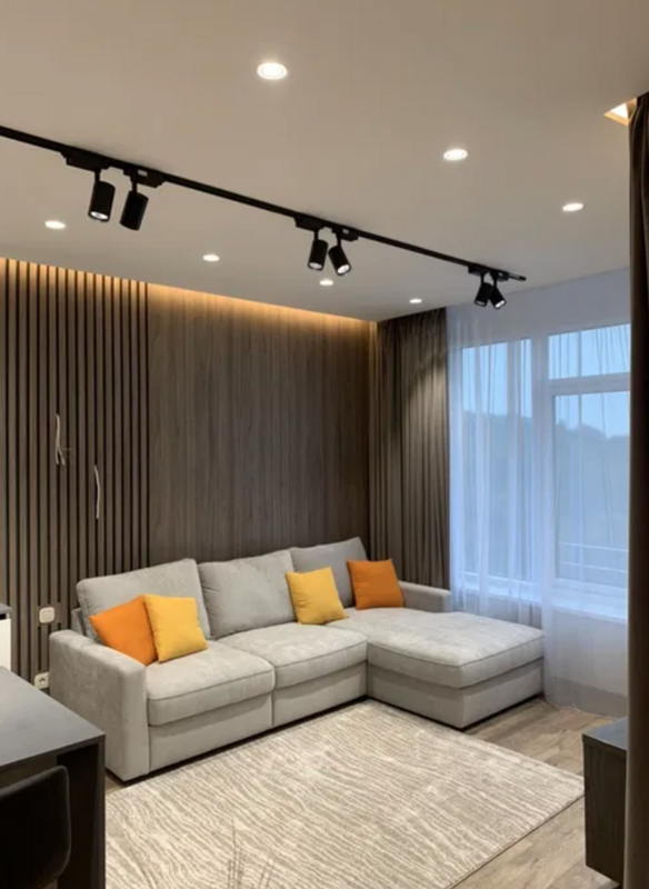  3 105    Busov Hill    1