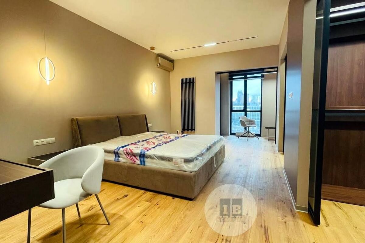  3-  ( 120 ..)    'Chicago Central House'.  1