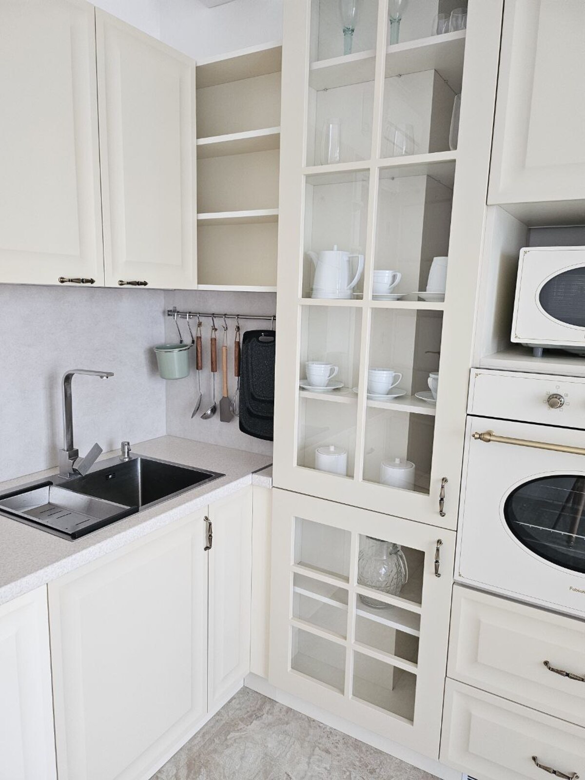   , , - . (), 15, .    1