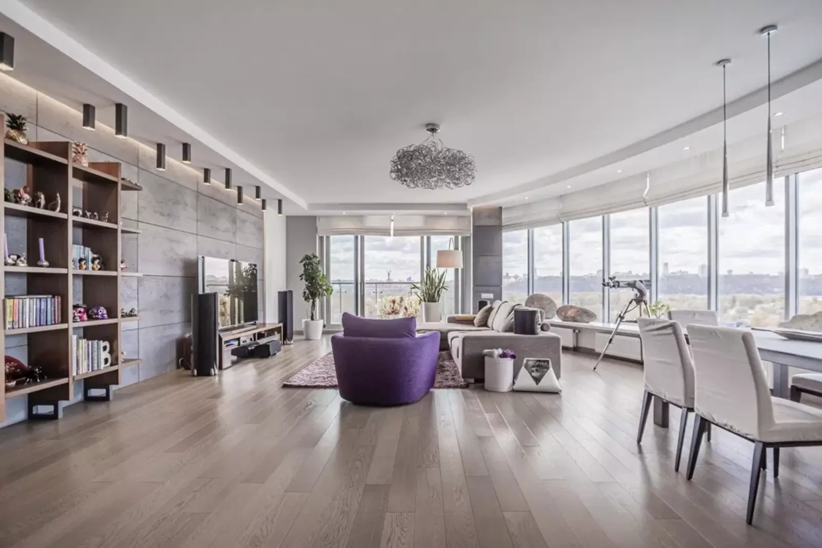       Riviera Riverside  18  1