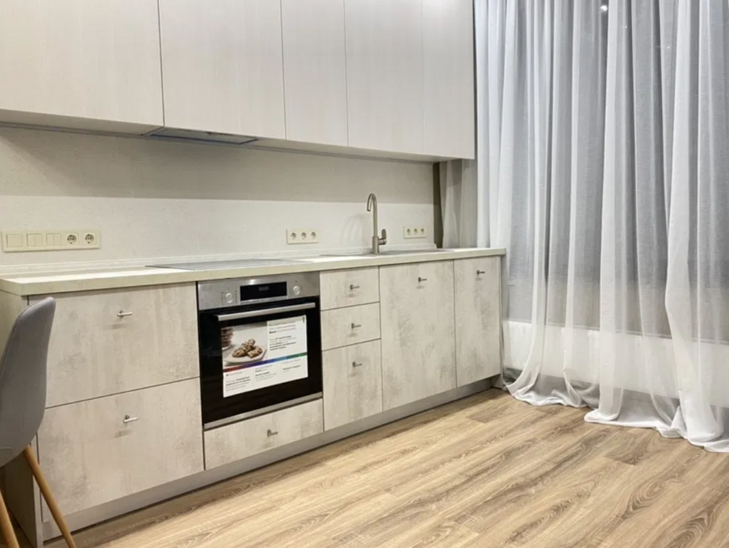 Світла 1-кімнатна (45 м2) квартира в ЖК Тетріс Холл, вулиця Федорова 2а фото 1 Світла 1-кімнатна (45 м2) квартира в ЖК Тетріс Холл, вулиця Федорова 2а фото 1