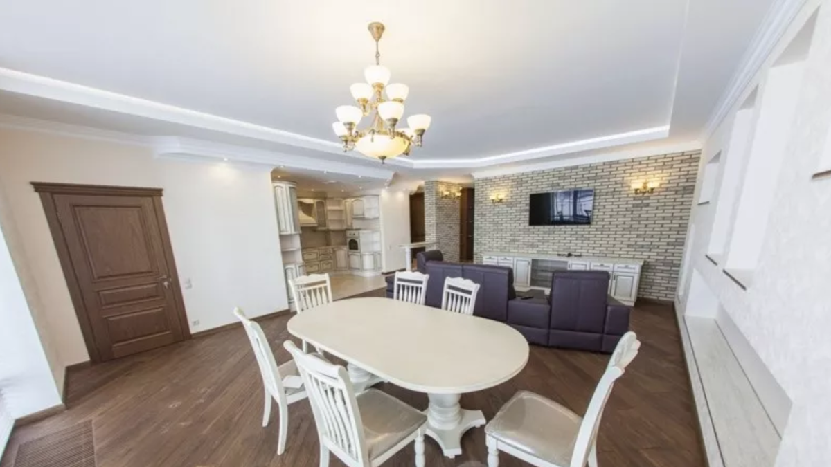  Riviera Riverside, .  18, ˳  1