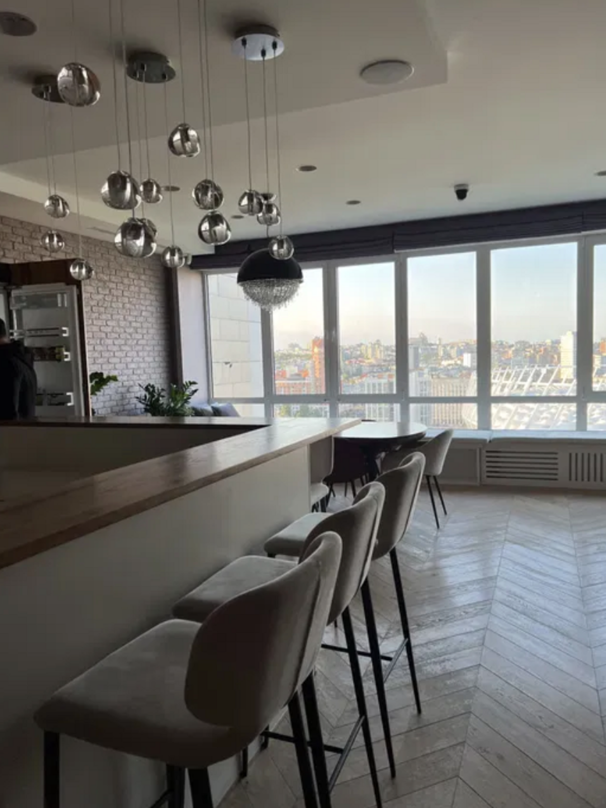 Видова 4-х кімнатна (230 м2) квартира в ЖК Chelsea Tower, вулиця Ділова 4 фото 1 Видова 4-х кімнатна (230 м2) квартира в ЖК Chelsea Tower, вулиця Ділова 4 фото 1