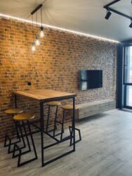  2    ,  Chicago Central House, .    9
