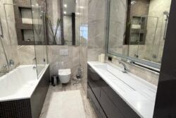 4-     Central Park, .  , 7  5