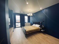  2    ,  Chicago Central House, .    3