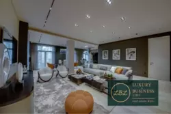   2002  Renaissance Residence  5