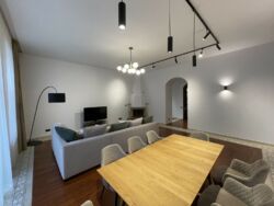 Ярославів Вал вул., 13 фото 1 Ярославів Вал вул., 13 фото 1