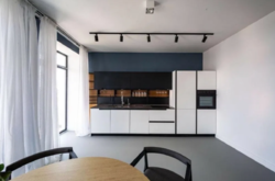   ,   ,  Avenue  7