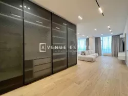  3 -   Park Avenue VIP,   , 180 2  8