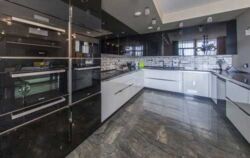  13 (400 2)   Villa Nr.1,    2