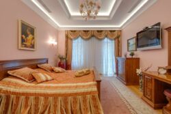  3- (144 2)    Renaissance Residence,   10  6