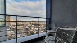2-     Central Park, .  , 7  10
