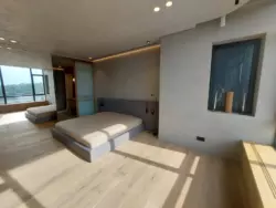  4     VIP  11