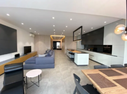   3- , 160 2   7  Carnegie Tower  3