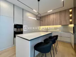  3 -   Park Avenue VIP,   , 180 2  1