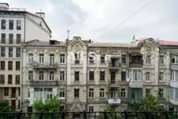  3- (100 2)     ,    19  9