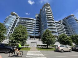 Riviera Riverside  18   120     6