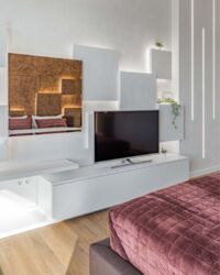   3-     Jack House, .  , 7  12