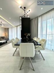 Taryan Towers,  ,  , .    ( ), 12.  5