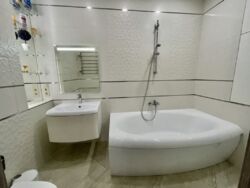  Central Park, 2- , .  , 7  5