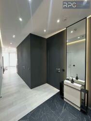 Taryan Towers,  ,  , .    ( ), 12.  18
