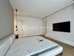  3 -   Park Avenue VIP,   , 180 2  11