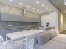  3-  (120 2)    RiverStone   , .  2  8