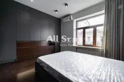  3- (100 2)     ,    19  8