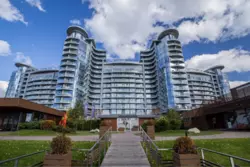       Riviera Riverside  18  11