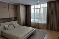4-     Central Park, .  , 7  10