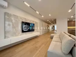  3 -   Park Avenue VIP,   , 180 2  4