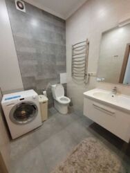  2 ,  Royal Tower  7