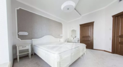  Riviera Riverside, .  18, ˳  3